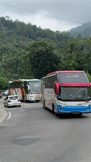 Konvoi Mesra Transport Express Jaya di Lintas Sumbar