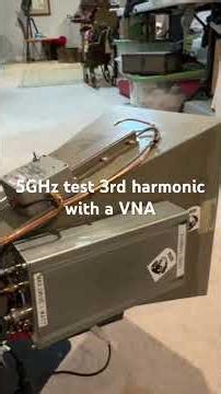 ICOM 705 5GHz test with a VNA Demi Transvertor and VNA #testsignal #horn antenna