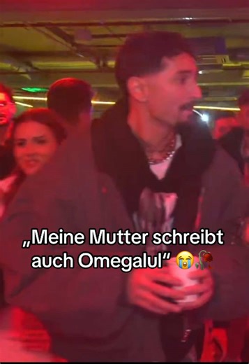 Kuba's Multilingual Stream with Mom