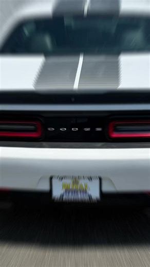 2016 Dodge Challenger SXT Overview and Specs