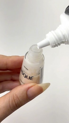 Viviane Lopez on Instagram: "Gosto demais de lembrar pra vcs sobre isso! Quem segue a risca tem esmalte até o final com textura perfeita! ___________ Esmalte marítima: 7T81HH-PY4E cole no buscador do mercado livre #dicaunha #dicaunhas #OMelhorDaBeleza #TemModaNoMercadoLivre @mercadolivremoda"