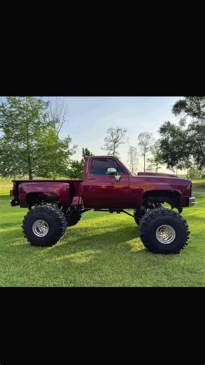 83 Chevy Lifted Stepside Truck ! Ready to play ! #jackedupkeepinitcountry #liftedtruck #classictruck #Chevy #truck
