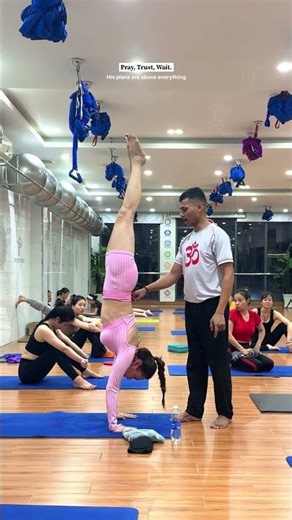 How to do easy way handstand #palmbalance #handstand #yogaforbalance #shorts #motivation #inversion