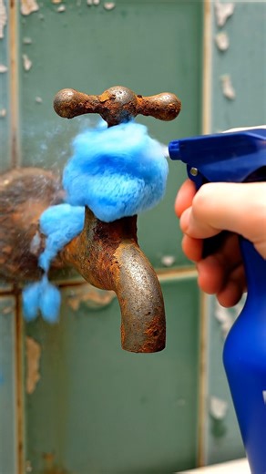 Instant Rust Cleaning Spray😱 #satisfying #asmr #spray