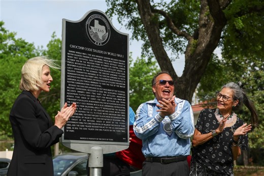 Descendants of Choctaw code talkers gather in Fort Worth for historical marker unveiling
