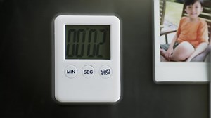 Rooms to clear, floors to mop, dishes to wash... a homemaker's job is never over. We can't eliminate all your chores, but we can take some off your hands with our hygienically clean Bosch dishwashers. Head to the Bosch Home Appliances Lazada Flagship Store to check out our range of dishwashers today. | Bosch Home