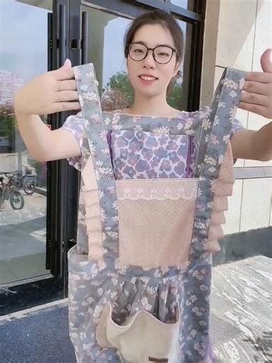 Essential Stain-Resistant Apron for Chic Cooking