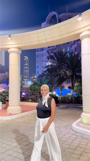 “Cada outfit que usé en 2025 cuenta una historia: “Vestirse bien no es cuestión de edad… es cuestión de identidad, seguridad y propósito.”#luzmarinariascose #medellincolombia #escuelaglamouryprotocolo #colombia | Escuela de Glamour y Protocolo