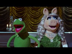 Muppets Most Wanted: Scooter Moves Like Jagger, Constantine Proposes