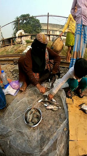 613K views · 3.9K reactions | Amazing street fish market in Bangladesh #reelsfb #streetmarket #fish #market #roadsidemarket #reels #streetfood | Different city | Facebook