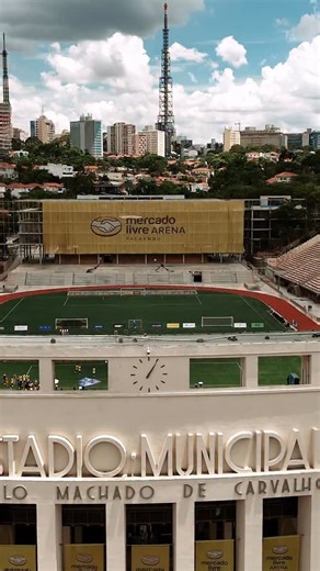 Instituto Projeto Neymar Jr on Instagram: "Hoje foi um dia especial na @mercadolivre.arenapacaembu! O próprio @neymarjr esteve presente para prestigiar a @expo_neymarjr, revivendo momentos marcantes de sua trajetória e assistindo as experiências imersivas que fazem parte da exposição. Uma vivência única, que conecta memória, paixão e propósito. Quer conhecer a Exposição Neymar Jr. – Gigante Pela Própria Natureza? Acompanhe o @expo_neymarjr no Instagram e descubra como garantir seu ingresso. Part
