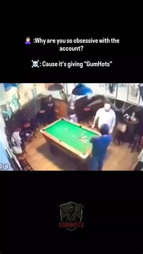 Gumhots on Instagram: "Just @gumhots 日本利用压电瓷砖将脚步转化为电能。这些瓷砖捕捉来自你脚步的动能。当你行走时，你的重量和动作会对瓷砖产生压力。瓷砖会轻微弯曲，从而产生机械应力。瓷砖内部的压电材料将这种应力转化为电能。每一步都会产生少量电荷，而数百万步结合在一起就能产生足够的电力来驱动LED 灯、数字显示屏和传感器。在像涩谷车站这样繁忙的地方，每天大约有240万个脚步为这一系统作出贡献。 这些电能可以被储存或立即使用，从而减少对传统电力来源的依赖，并支持可持续的城市基础设施。Este video se comparte únicamente con fines informativos, periodísticos y de denuncia ciudadana. El objetivo es documentar la realidad social y seguridad. 🚫 No apoyamos ni incitamos a la violencia. Se recomienda discreción. 这种方法将日常运动转化为实用的可