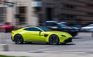 The 2019 Aston Martin Vantage Is a Beauty That's Also a 195-MPH Beast