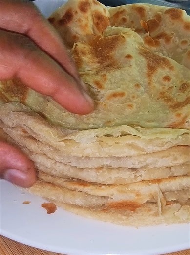 Tries to make Buss up shot Roti for the first time (Roti Shell) Ingredients Flour 4 cups 1/2 Teaspoon Baking powder 1/2 Teaspoon Salt 1 & 1/2 Cups Warm water #fyp #trini_tiktoks #Roti #bussupshot #caribbeantiktok