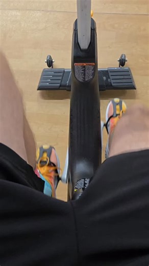 Wayne I'Anson on Instagram: "Great start to my Monday 👏 ▪︎ 6km on the spin bike ▪︎ Inervals - 600m x 6 at 4.28/km ▪︎ Intervals - 1min x 5 at 4.08/km Then I ran home which is just over 3km 🏃‍♂️🏡 #hybridathlete #hyroxtraining #healthylifestyle #cardiff #personaltrainer"