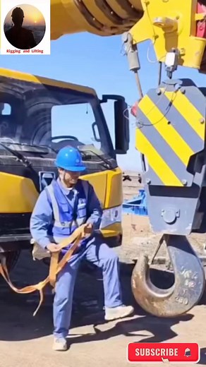 Rigging training video #rigger_signals #riggerlevel3 #cranes #jubail_industrial_city #lifting | Rigging Lifting