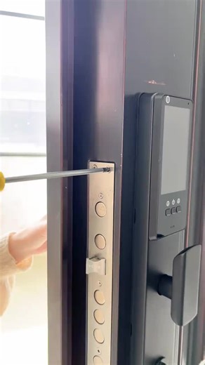 Smart Lock Manufacturing Facility, Sincerely inviting global partners to join hands for mutual success! We provide smart lock products and comprehensive supporting services! Interested business owners, please feel free to contact us at any time! #SmartLocks #SmartLockManufacturer #FingerprintLocks #SmartDoorLocks #LockManufacturingFacility #CollaborativeGrowth #MutualDevelopment