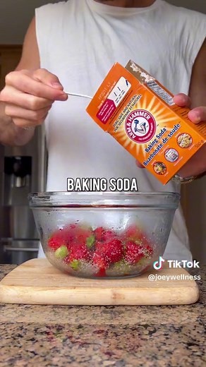 Properly wash strawberries with vinegar, salt, and baking soda