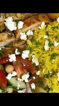 Mediterranean chicken and rice bowl