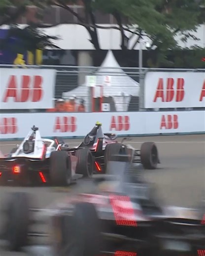 19K views · 15 reactions | Nyck de Vries mit der Brechstange! ️ Die Rennen, Qualifyings und vieles mehr bei ServusTV On!  #JakartaEPrix #ServusFormelE #FormulaE | ServusTV Sport | Facebook