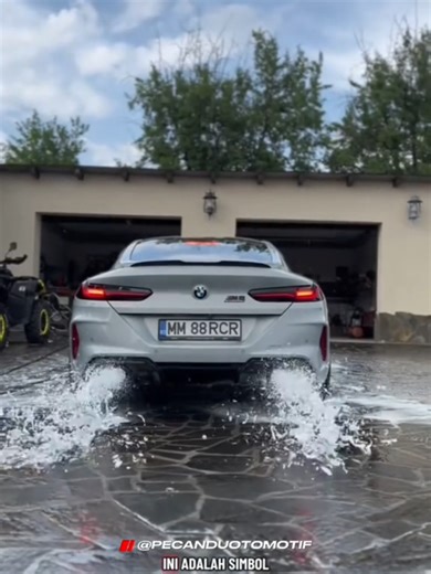 BMW M8 Competition vs i8: Performance Comparison