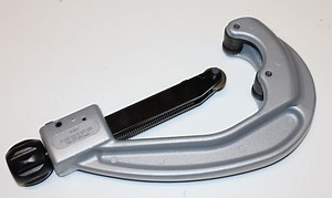 Ridgid 31652 154 1-7/8 to 4-1/2 inch Quick Acting Tubing Cutter