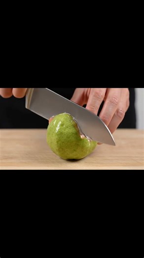 Honey-drizzled guava before slicing for sticky ASMR effect #asmr #viral #ai #satisfying #fruit