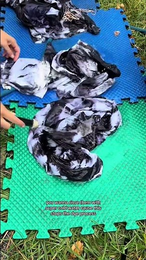 Black tie dye shirt tutorial! Perfect for Halloween 🖤 I used black Rit Dye and Hanes white cotton