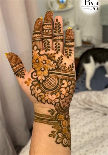 Easy Front Hand Mehndi Designs for 2026