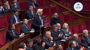 636K views · 26K reactions | Je veux dire ici notre admiration et nos remerciements à ces milliers de personnes qui seront mobilisées durant ces jours de Noël pour assurer la sécurité de notre pays, soigner les malades, entourer les personnes isolées… Je vous souhaite, à tous, un très joyeux Noël. | Marine Le Pen | Facebook