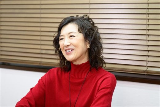 2億回再生“17歳にしか見えない50代マダム”動画に爆笑！ 女優・赤間麻里子54歳のブレイクに、家族の「意外な反応」は | 女子SPA！