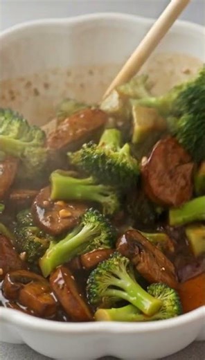 🔥 This Broccoli Mushroom Stir-Fry Will Blow Your Mind 🤯 #healthybytes