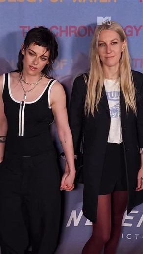 1.2M views · 21K reactions | Kristen Stewart and wife Dylan Meyer at the premiere of Kristen’s directorial debut The Chronology of Water 冀 #kristenstewart #mtvceleb | MTV UK | Facebook