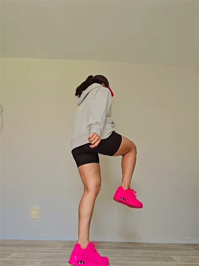 Master Your Shuffle: Traveling Running Man Combo Tutorial