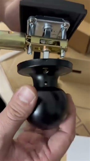 Troubleshooting a jammed door lock