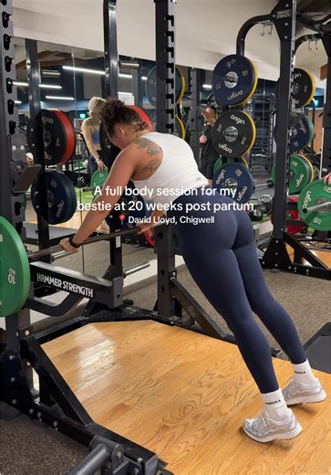 A spicy full body session for my girl now she’s 20 weeks post partum 💦🌶️ FULL SESSION ⬇️ 20 cals assault bike Back squats 1x15, 3x10 Reverse lunges 1x20, 3x16 15 cals assault bike Inverted rows 4x10 Incline press ups 4x15 10 cals assault bike Weighted dead bugs 3x20 Hip bridge hold marches 3x20 Roller tucks 3x15 Roller leg drops 3x20 The progress lately has been unreal and she looks amazing, stronger and moving so well - this is what consistency does 👏🏼 #movewithmorgan #personaltrainer #fyp 