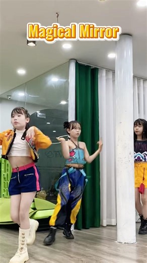 🔥Which Huntrix can pass through the magic mirror?😱 #dancechallege #trending #shortvideo