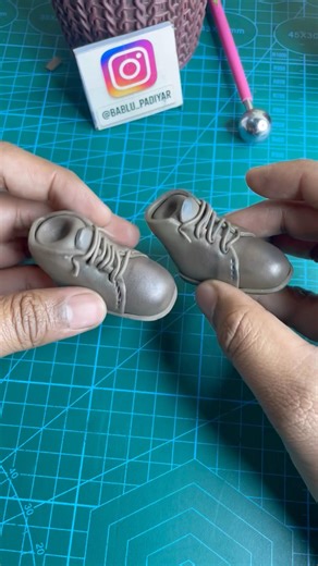 How To Make Fondant Shoes With easy tricks ‪@fondantcakes9292‬