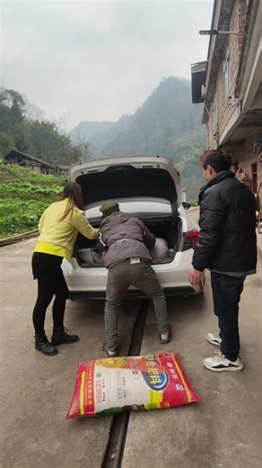 Good Deeds Go Unrewarded; Do The Poor Not Deserve Respect? #kindness #funny