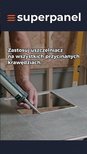 🚿 Montaż kabiny prysznicowej z panelami ściennymi Fibo, krok 5: montaż klapy rewizyjnej