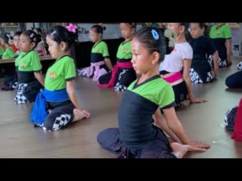 Latihan Dasar Tari Bali