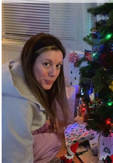 Recap of my Christmas EVE morning Christmas 🎄 I hope all the mamas had the Christmas they deserve ❤️❤️ the holidays aren’t over yet!! #morningvlog #christmas2025 #momsoftiktok #morningroutine #momvlog