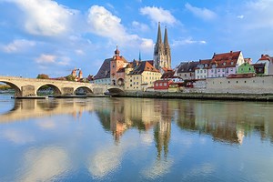 Bistum Regensburg über Wirtshaus und Kirche