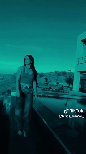 Lyrics of 'Right Round' Explained and Analyzed
