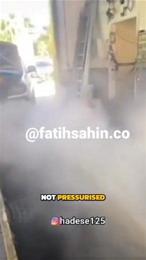 🕯️A simple tea-light can 𝘳𝘶𝘪𝘯 your night. 🔥 𝗛𝗲𝗿𝗲’𝘀 𝗵𝗼𝘄 𝘁𝗼 𝗸𝗲𝗲𝗽 𝗶𝘁 𝘀𝗮𝗳𝗲. Between the candles glowing inside pumpkins, fairy lights decorating windows, and synthetic costumes brushing past open flames, 𝗶𝘁 𝗼𝗻𝗹𝘆 𝘁𝗮𝗸𝗲𝘀 𝗮 𝗺𝗼𝗺𝗲𝗻𝘁 for a Halloween night 𝘁𝗼 𝘁𝘂𝗿𝗻 𝗱𝗮𝗻𝗴𝗲𝗿𝗼𝘂𝘀. Every October, fire services report spikes in incidents caused by 𝗱𝗲𝗰𝗼𝗿𝗮𝘁𝗶𝗼𝗻𝘀, 𝗼𝘃𝗲𝗿𝗹𝗼𝗮𝗱𝗲𝗱 𝗲𝗹𝗲𝗰𝘁𝗿𝗶𝗰𝘀, and 𝘂𝗻𝗮𝘁𝘁𝗲𝗻𝗱𝗲𝗱 𝗰𝗮𝗻𝗱𝗹𝗲𝘀. These