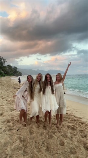 Family pics!! @lexi @brighton @london :) #sisters #girlhood #beach #hawaii #shumwaysisters