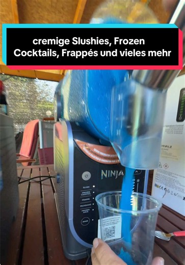 Eiskalter Genuss auf Knopfdruck! 🍧 Die Ninja SLUSHi Maschine verwandelt deine Lieblingsgetränke in cremige Slushies, Frozen Cocktails, Frappés und vieles mehr – ganz ohne zusätzliches Eis. Einfach Zutaten einfüllen, Programm auswählen und genießen. Perfekt für heiße Sommertage, Partys oder gemütliche Abende zu Hause. #Ninja #Slushie #Sommer #FrozenDrinks #TikTokShop