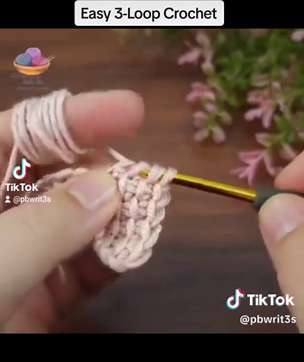 Easy 3-loop crochet stitch #crochettutorial #crochettok #crochettiktok #crochetersoftiktok #crochet #fyp #fypシ