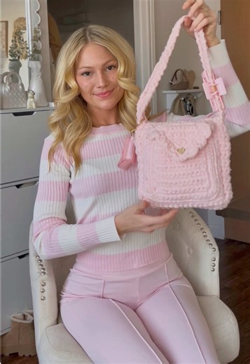 Charming All-Pink Crochet Purse: A Must-Have for Girly Girls