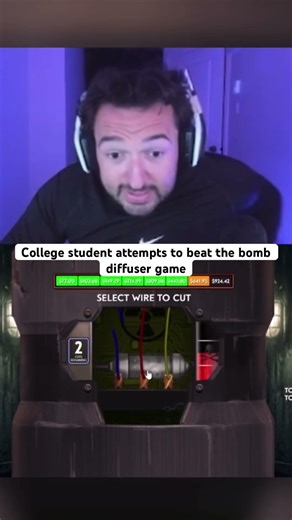 College student attempts to beat the bomb diffuser game #kickstreaming